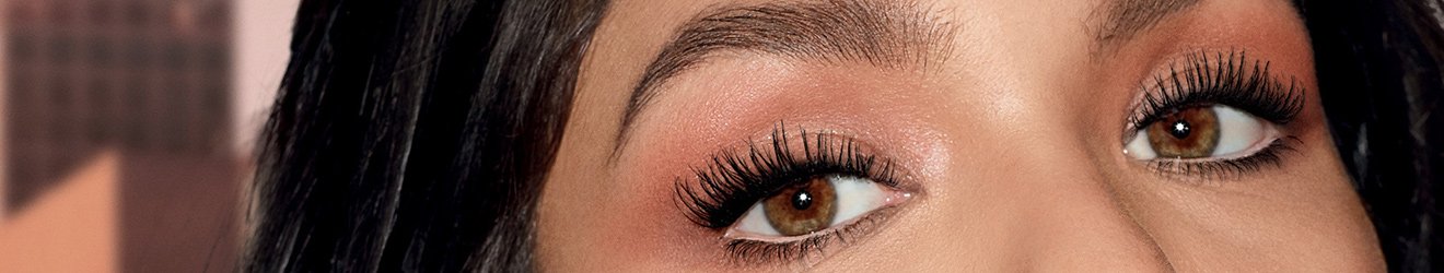 Maybelline Mascara Lengthening Mascara - Close up of a woman's Eyes, with mascara