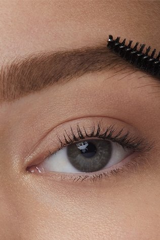 Application macro light skin tone product info Tattoobrow 36h pencil