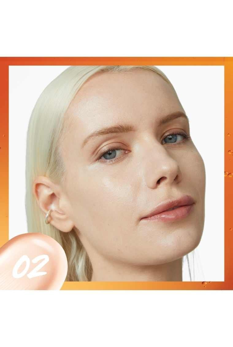 Superstay 24H Skin Tint with Vitamin C in 02 on fair skinned model