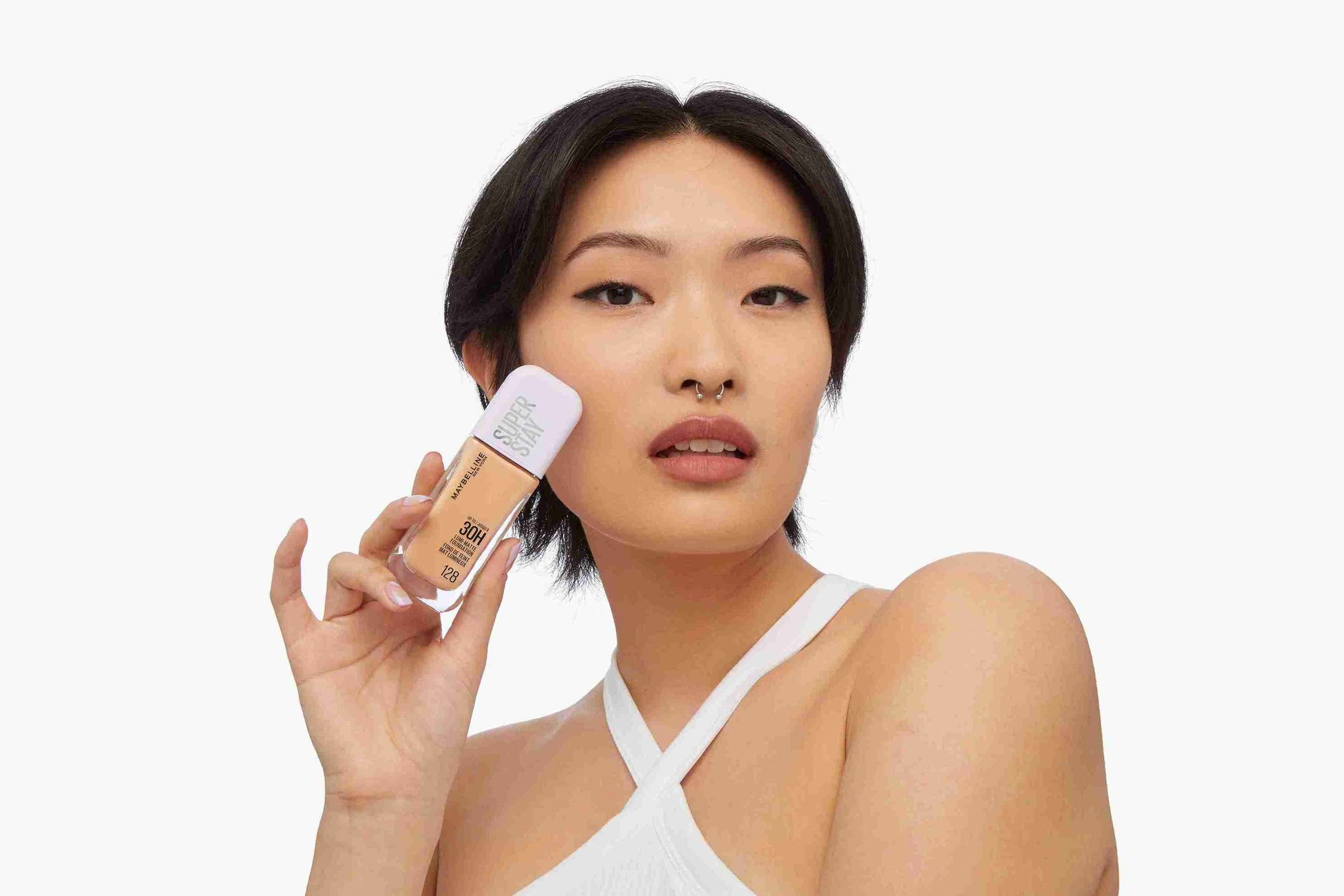 MNY FACE SUPER STAY LUMI MATTE FDT EU 128 CHRIS WITH PACK 240327 1571 11zon