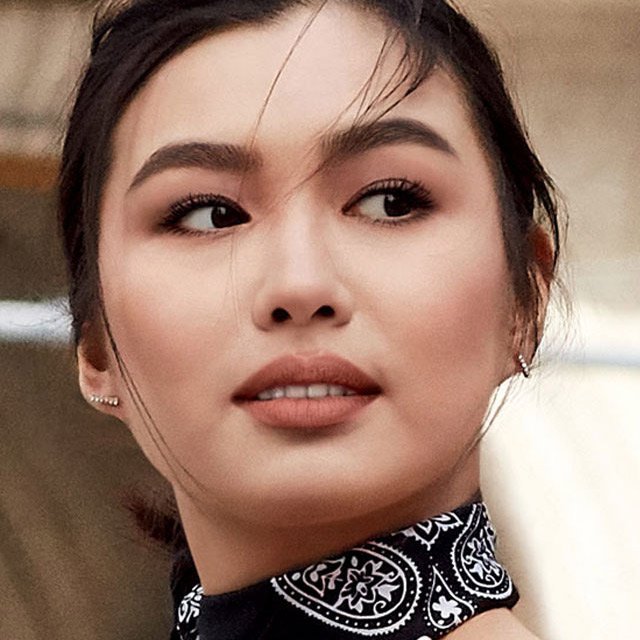 foundation for oily skin hero