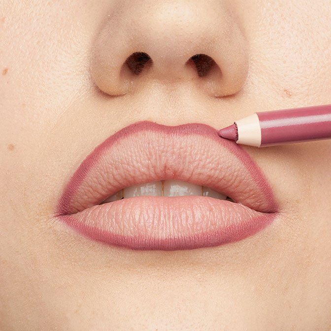 MNY LIP LIFTER LINER APP MACRO OUTLINE 08 FINE LINE JULIETTE 1853 (1)