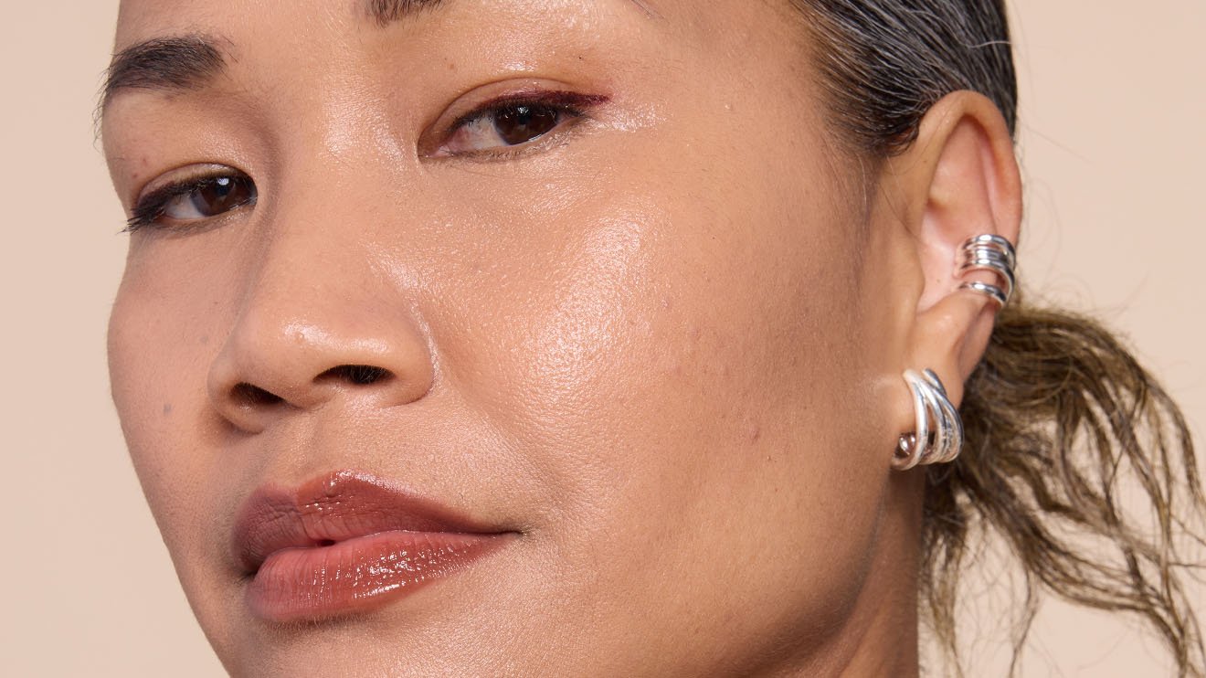 Lifter Plump and Glow Foundation After look