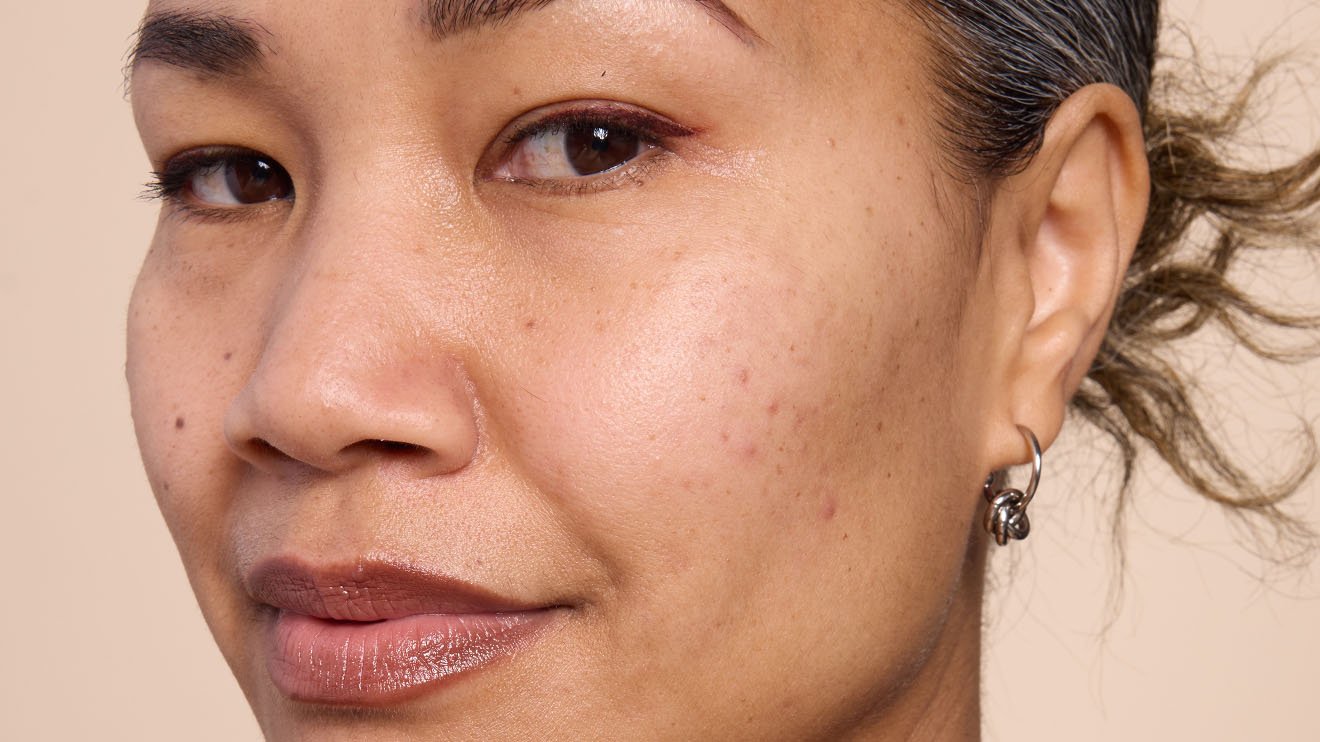Lifter Plump and Glow Foundation Before look