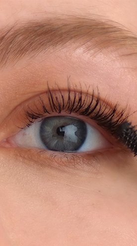-/media/project/loreal/brand-sites/mny/apac/au/tips-and-trends-2024/article-thumbnail/makeup-tips-article-thumbnail-get-lashes-to-stay-lifted-and-curled.jpg?rev=-1
